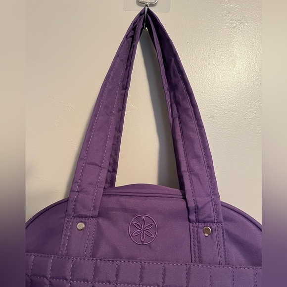 Gaiam Metro Gym Bag - Picture 7 of 13